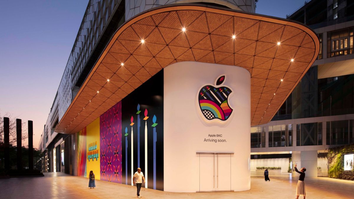 google-lg-microsoft-18-other-firms-cant-open-stores-or-advertise-near-apple-store-in-mumbai-report